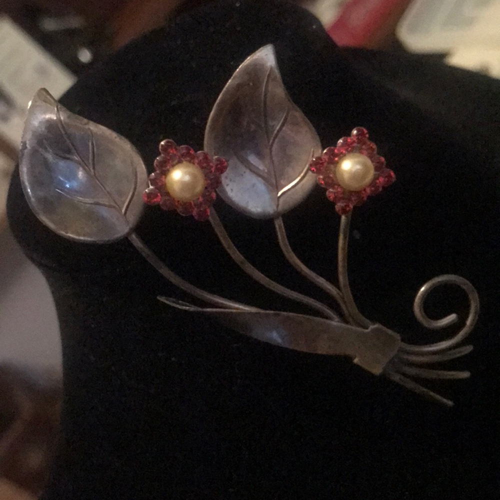 Vintage silver leaf brooch stones intact